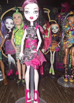 Дракулаура скариж