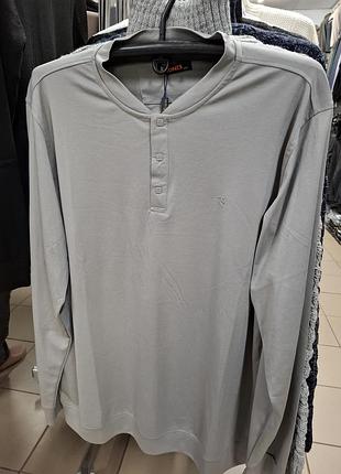 Чоловічий светр сірого кольору