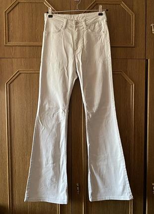 Світлі джинси boitcut divided