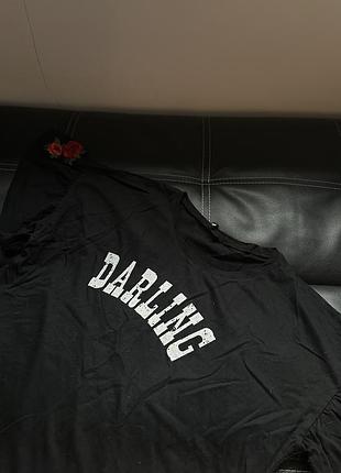 Чорна жіноча футболка з вишивкою