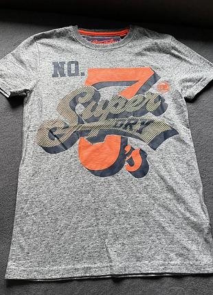 Спороивная футболка superdry