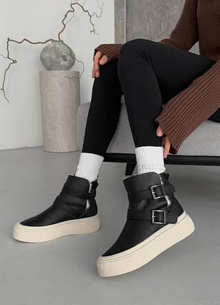 Зимові шкіряні черевики з хутром