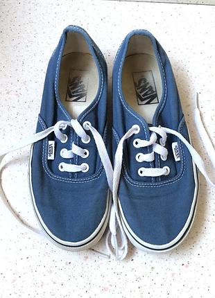 Кросівки, кеди