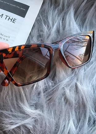 Солнцезащитные очки кошачий глаз
