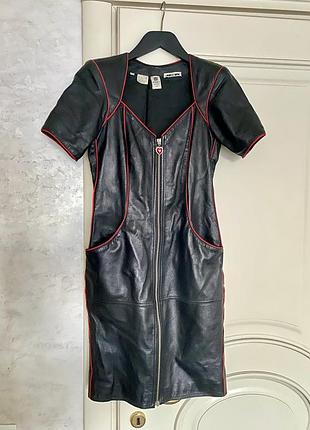 Віниажне шкіряне плаття ungaro ,в розмірі xs-s