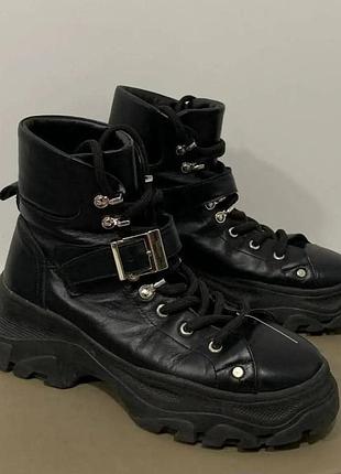 Современные женские кожаные ботинки 37р. но1