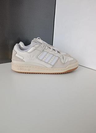 Женские кроссовки адидас