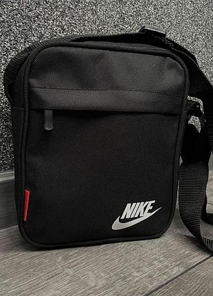 Барсетка nike - компактність і порядок через плече