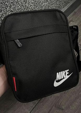 Черная спортивная борсетка nike для города