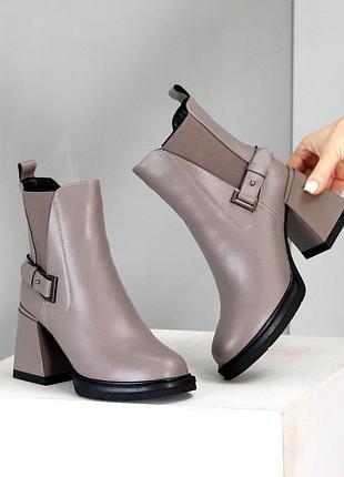 Стильні жіночі зимові ботильйони