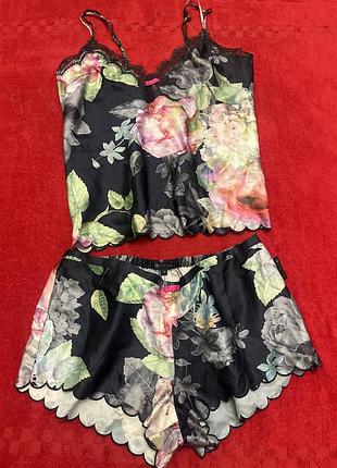 Чудовий комплект топ і трусики ted baker