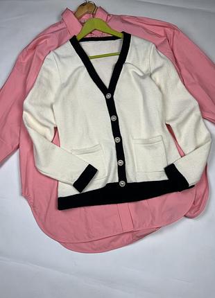 Кардиган з ґудзиками