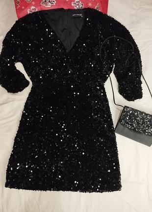 Платье с паетками