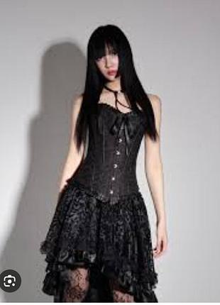 Черное платье корсет