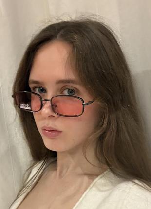 Сонцезахисні жіночі або унісекс окуляри, atmosfera. прямокутна форма, рожеві прозорі лінзи з uv захистом, чорна оправа.