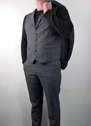 Чоловічий костюм трійка на ґудзиках з кишенями skopes розмір 46/xxl