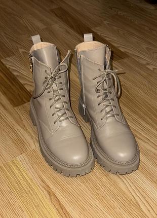 Зимові жіночі шкіряні чоботи 40 розмір