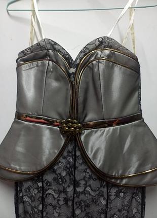 Нарядна довга вечірня сукня корсет