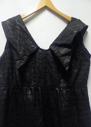 Короткое черное платье на пышную госпожу