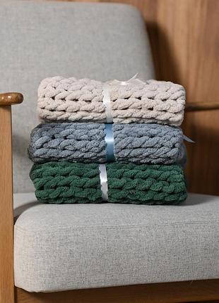 Плед ручної роботи з шіпоалергенноі пряжі alize puffy.