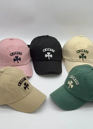Стильна бейсболка chicago регульована з логотипом і конюшиною - якісна тканина