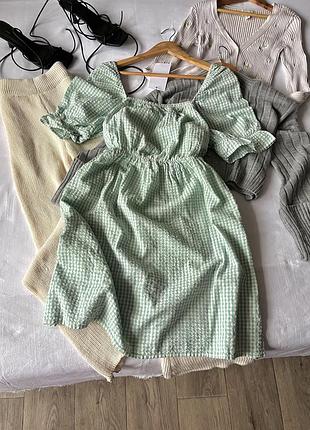 Нова зелено бежева сукня у клітинку до коліна