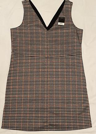Жіночий сарафан в клітинку