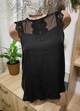 Черная блуза безрукавка с кружевом