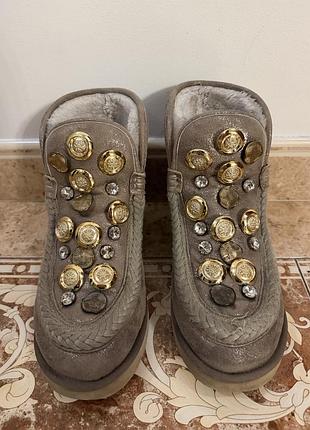 Зимові замшеві уггі tosca blu з декором, розмір 39