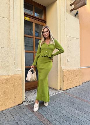 Женский элегантный костюм с юбкой макси