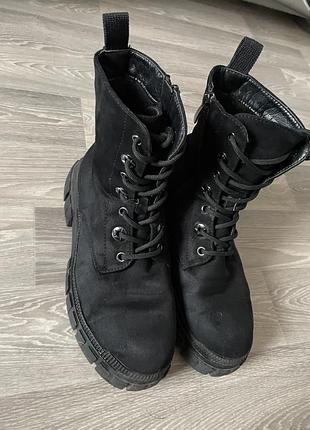 Зимові черевики на масивній платформі (тракторна підошва) з еко-замші, утеплені