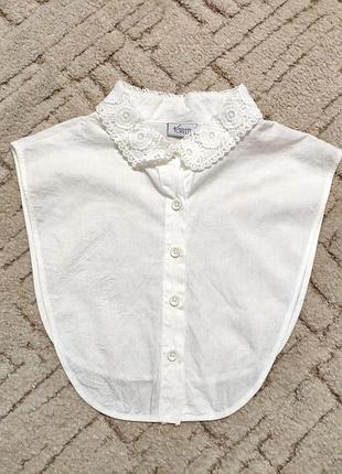 Женский сменный воротник, или манишка с кружевом белого цвета из хлопка.