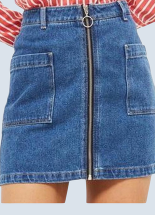 Джинсовая мини юбка на молнии с накладными карманами бренда river island