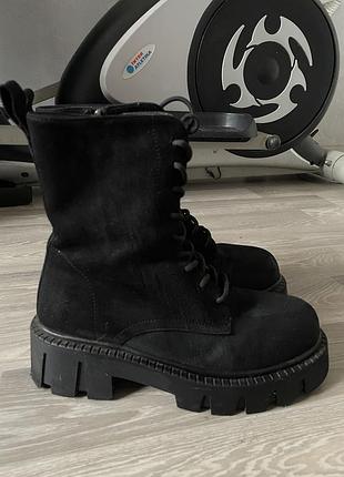 Зимові берці жіночі на тракторній підошві