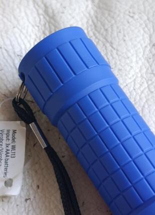 Фонарик в комплекте с батарейками