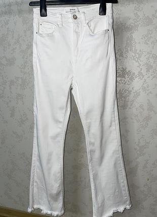 Білі кльош джинси страдіваріус