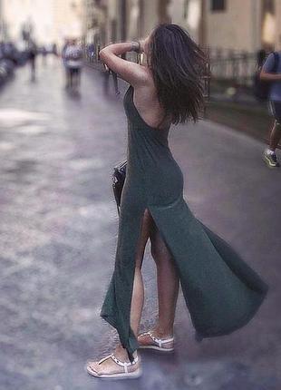 Шикарное платье с разрезами