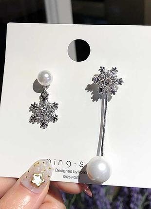 Асимметричные серьги снежинки