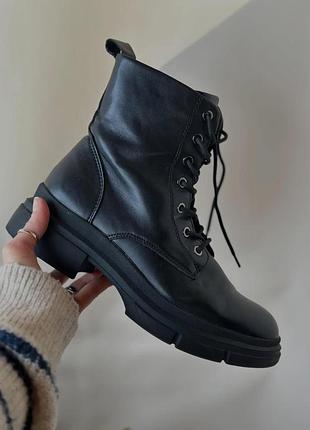 Черевики жіночі чорні 39 розмір