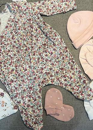 Шапки та одяг для новонароджених