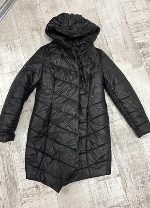 Чорна жіночі куртка