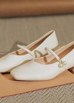 Нарядные женские туфли 38 г.