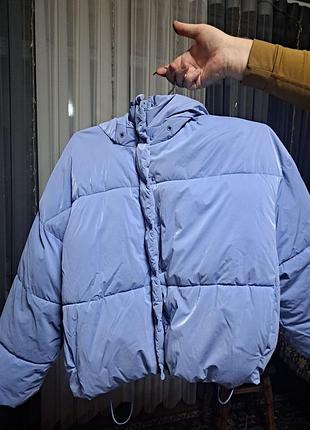 Гарна жіноча куртка