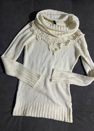 Свитер молочного цвета с кружевом