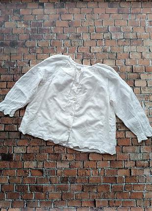 Біла рубашка з вишивкою 104см