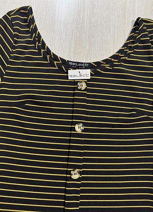 Сукня в наявності.