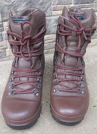 Altberg combat england  берці