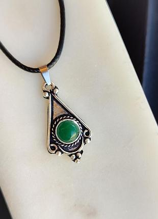 Підвіс зелений онікс коло. кулон мініатюрний з зеленого оніксу. онікс підвісок. індія.