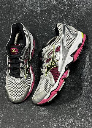 Жіночі бігові кросівки mizuna wave nirvana9