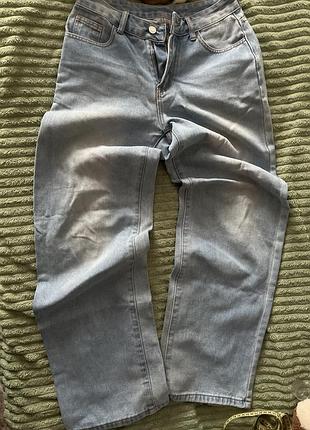 Жіночі широкі джинси